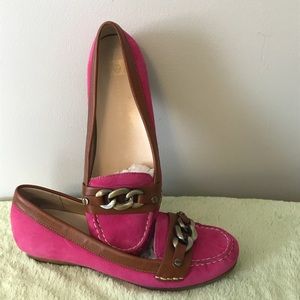 Anne Klein swede flats.